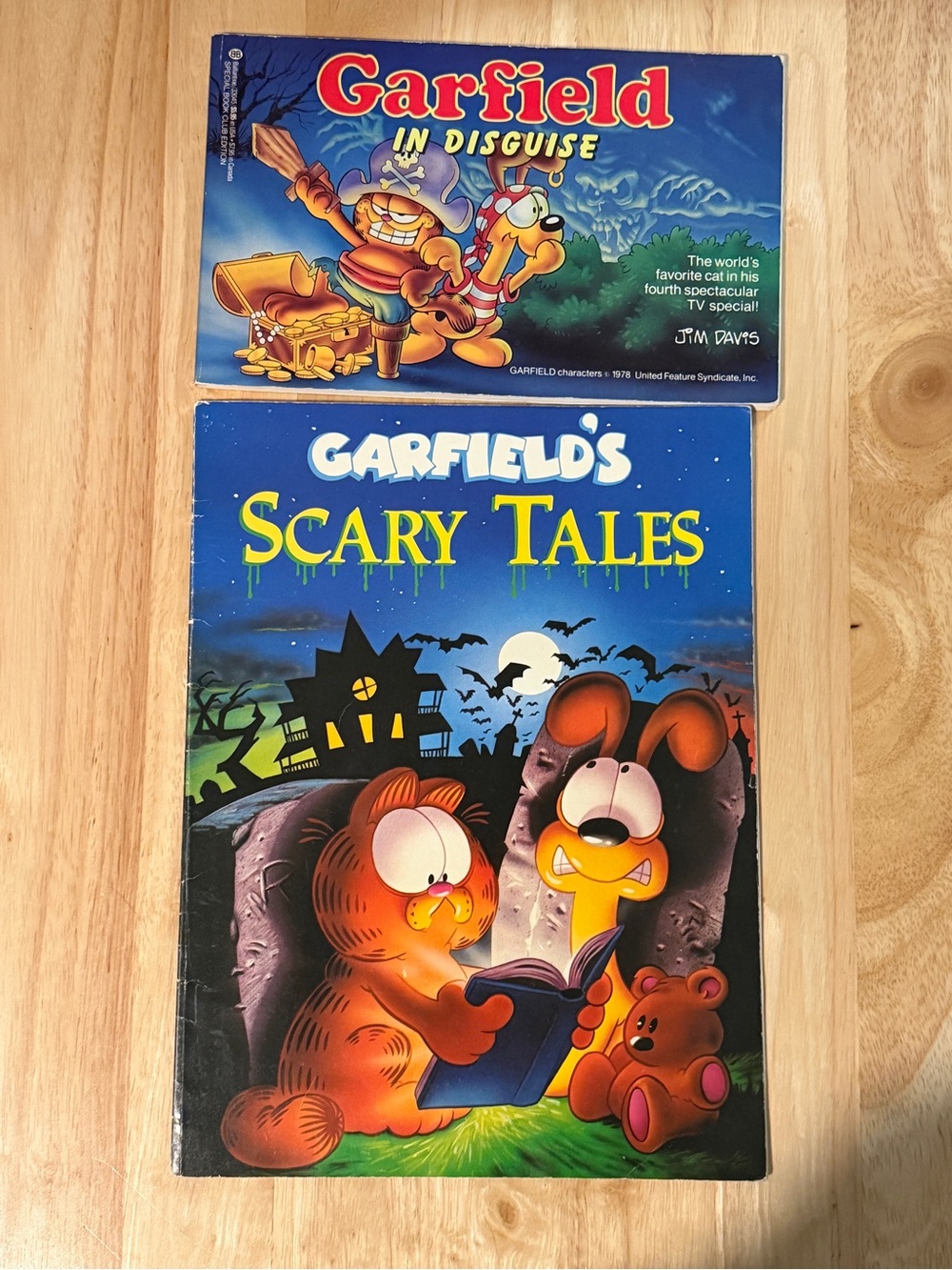 Vintage 80s 90s Halloween Garfield Books